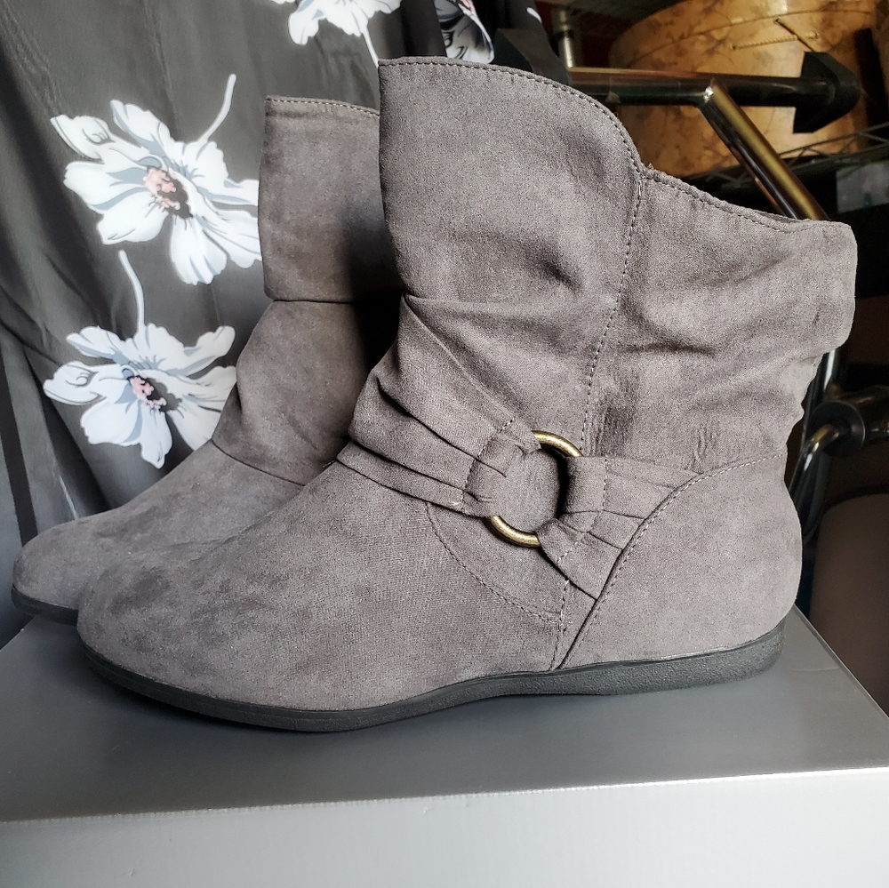 Cloudwalkers Grey Serena booties 9.5W